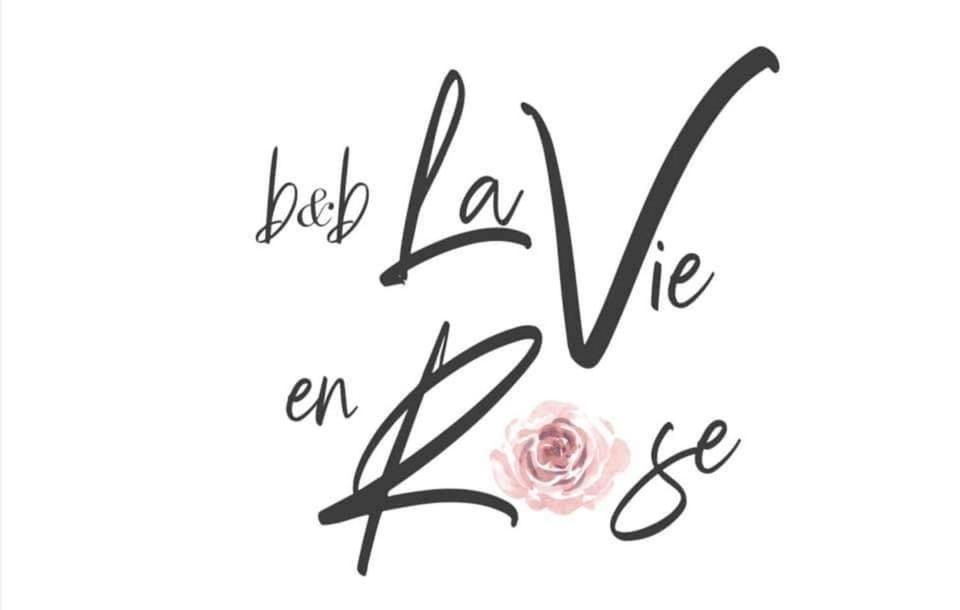 La Vie En Rose Bed and Breakfast Fondi Buitenkant foto